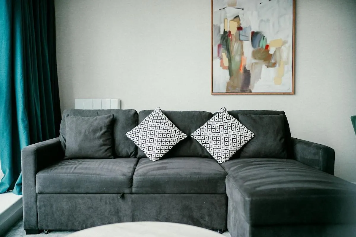 Stunning Waterfront Apartment With Titanic Views Sleeps 6 & Parking Belfast