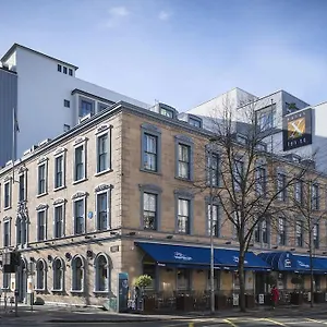 Square Hotel