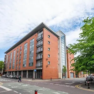 Location In Belfast! Free Parking Apartamento