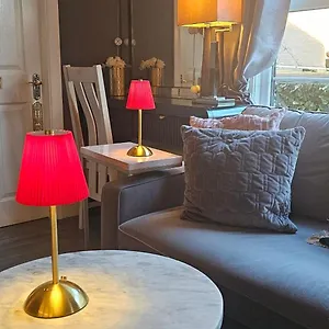 Chalet Cosy, Belfast